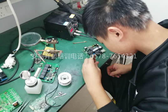 五月天亚洲中文娱乐网 乌海开锁学校配钥匙遥控器的作用是什么？